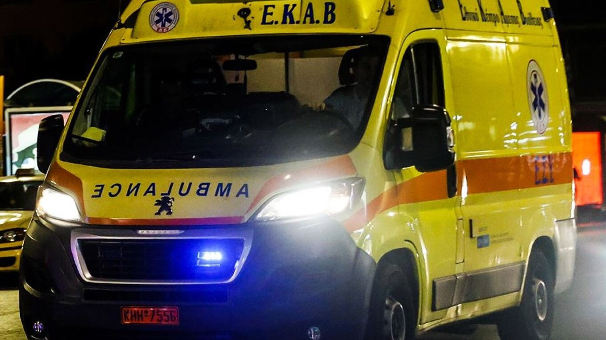 Τροχαίο ατύχημα στη Γλυφάδα όταν τουρίστας παραβίασε STOP
