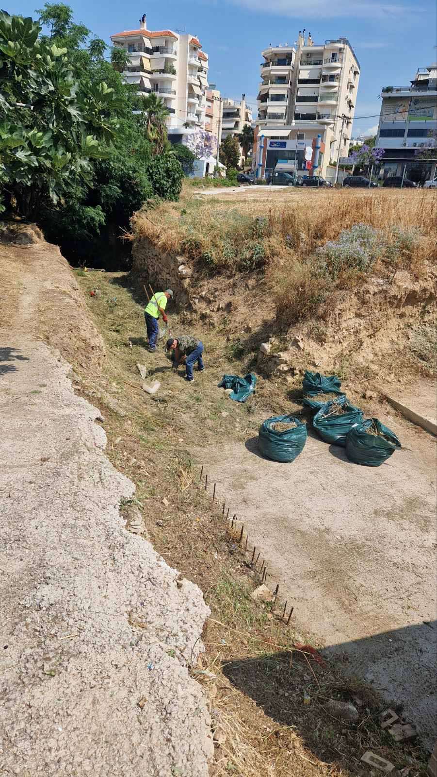 Άλιμος: Καθαρισμός και αποψίλωση ρεμάτων