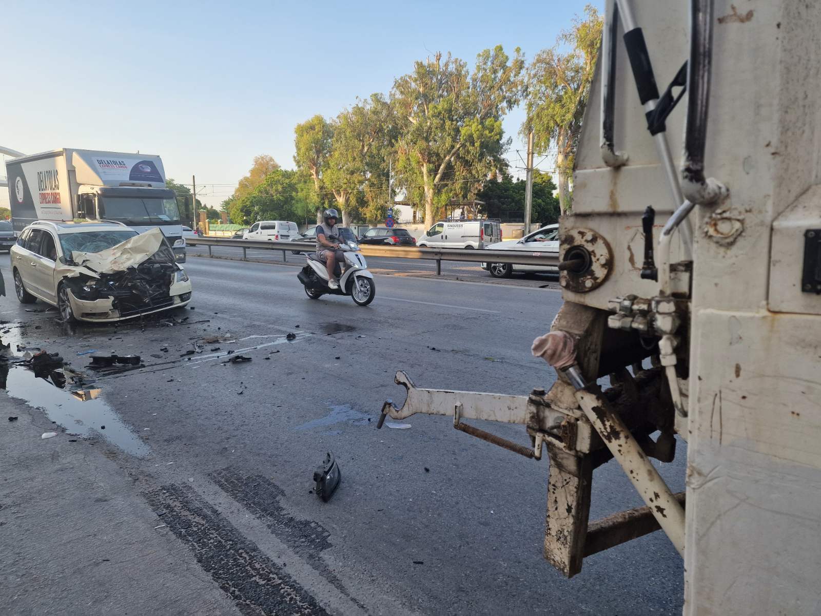 Ποσειδώνος: Δυστύχημα με υπάλληλο του Δήμου Αλίμου