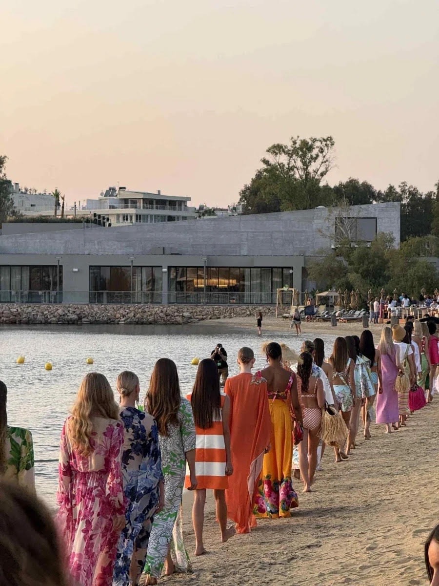 To Queens Teens συμμετείχε στο show για το opening της resort εκδοχής του Maison Zoulias