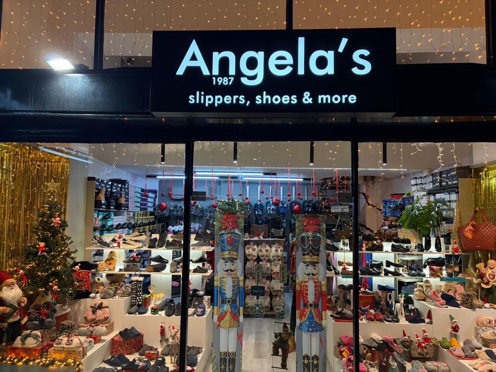 Cozy at home: τις καλύτερες seasonal επιλογές θα βρείτε στο «Angela's slippers, shoes & more»