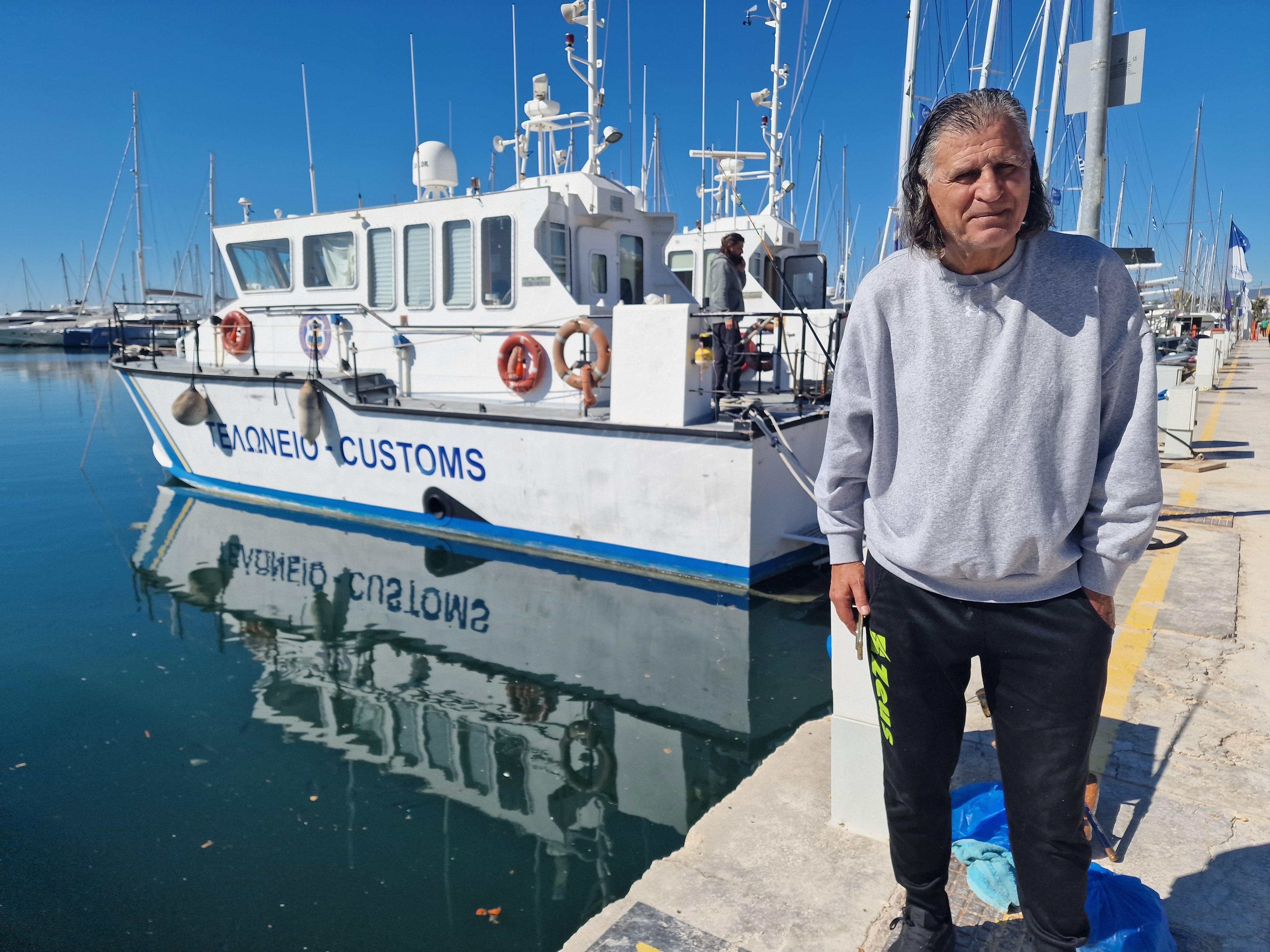 Τον Νίκο Βαμβακούλα συναντήσαμε στη Μαρίνα Αλίμου