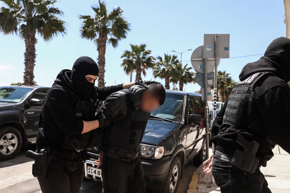 Άγιος Δημήτριος: «Έλα να ξεκαθαρίσουμε» - Το τελευταίο μήνυμα του δράστη και τα αναπάντητα ερωτήματα