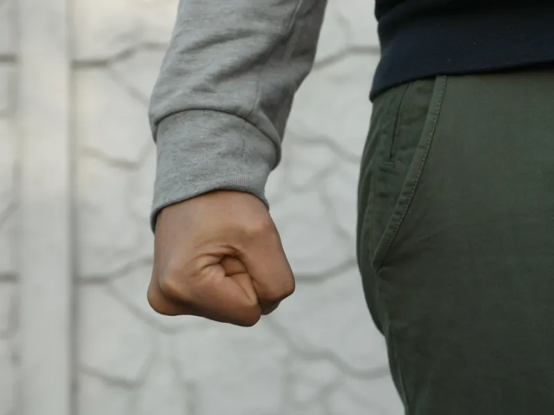 Άγρια συμπλοκή στην Αργυρούπολη: 3 ανήλικοι τραυματίστηκαν, 5 συλλήψεις - Μαχαίρι στην κατοχή 16χρονου
