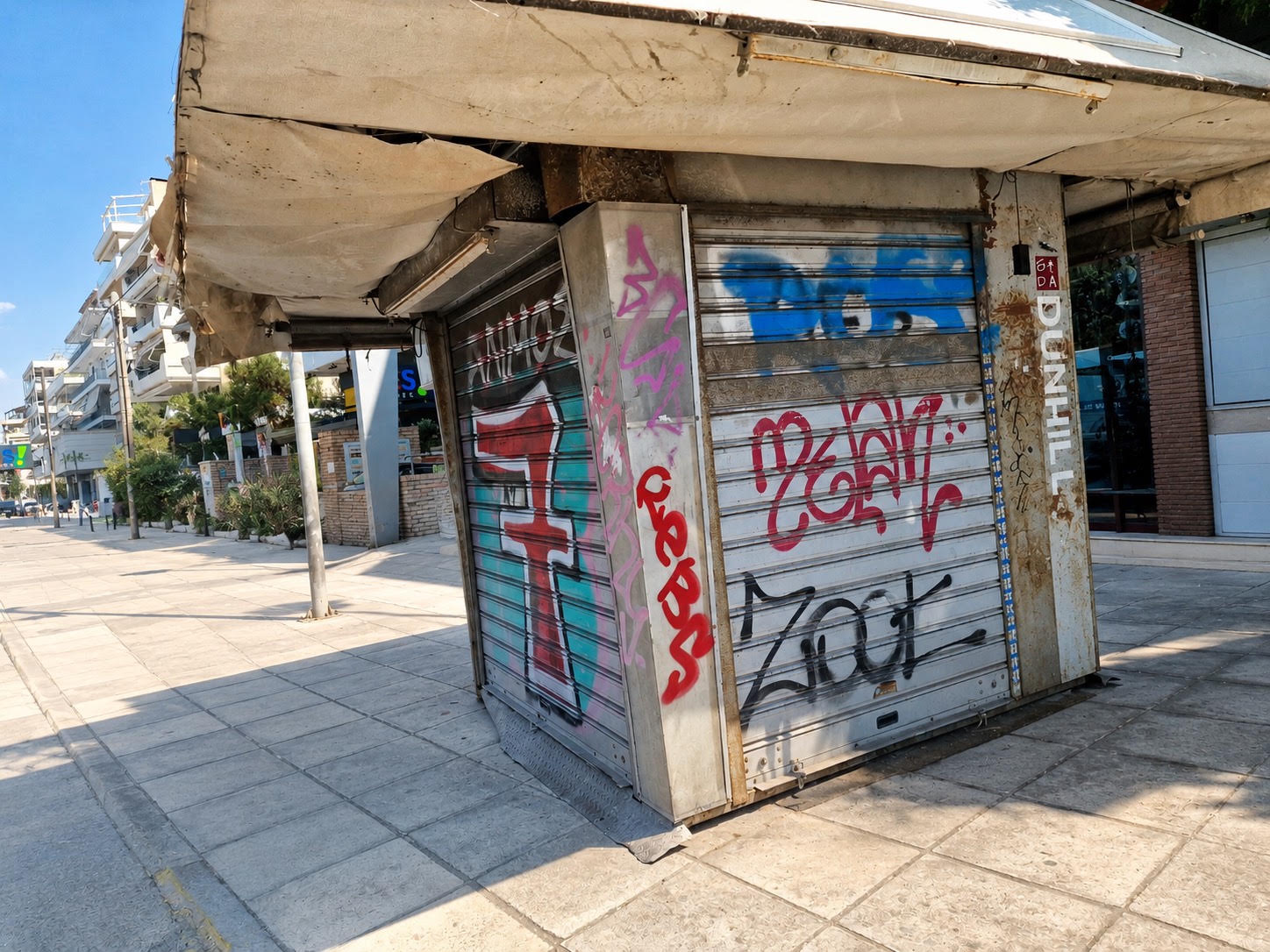To εγκαταλελειμμένο περίπτερο της λεωφ. Ποσειδώνος