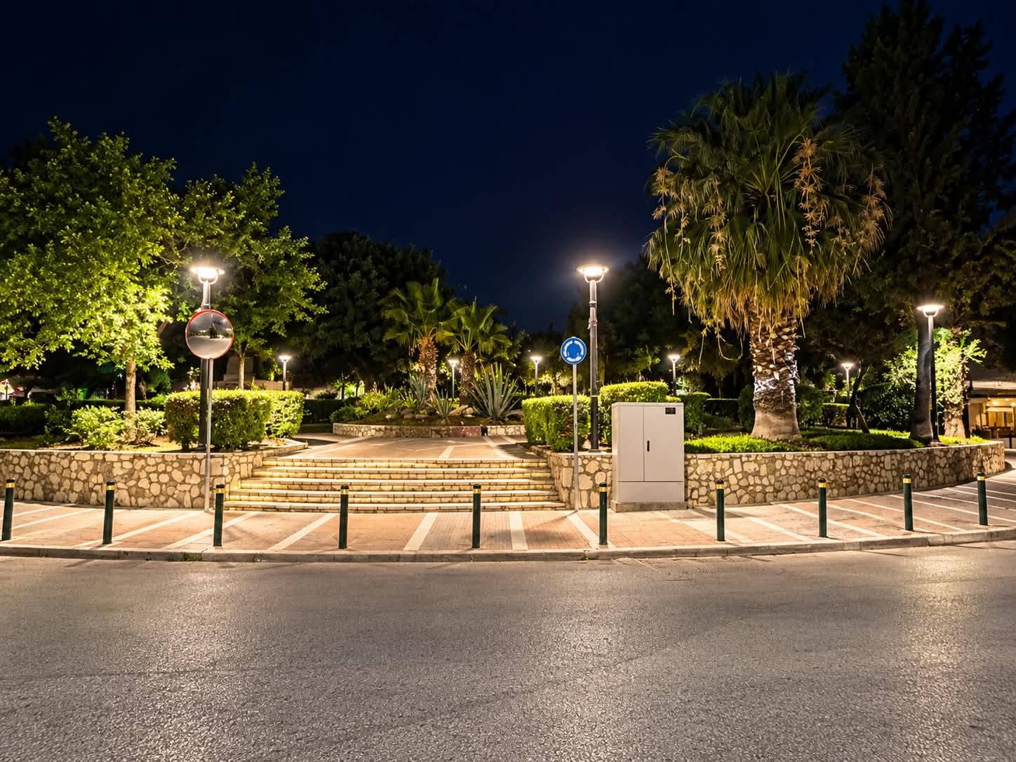 Ο νέος φωτισμός της πλατείας Εκτελωνιστών