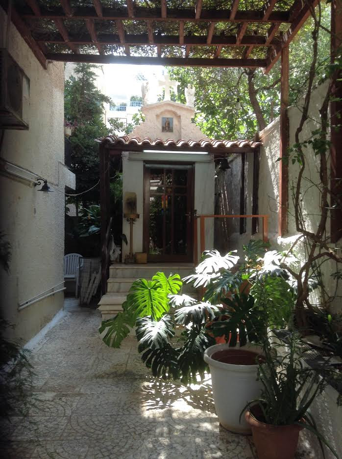 Το μικρό εκκλησάκι του Αγ. Φανουρίου στον Άλιμο